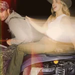 Lainey Wilson – Phone, Keys, Wallet (feat. John Mayer)